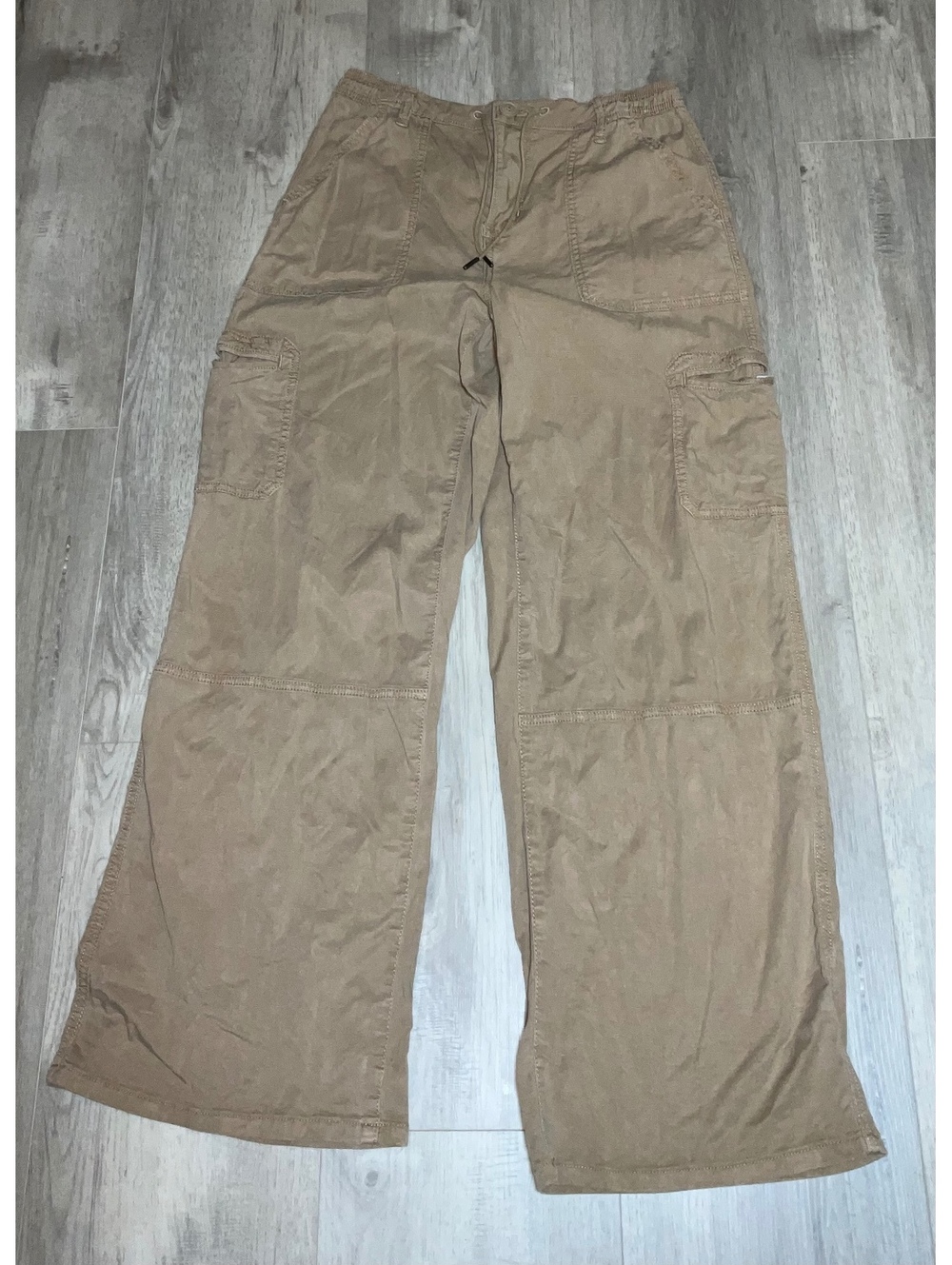 SO High Rise Cargo Pants in Tan, Size M
